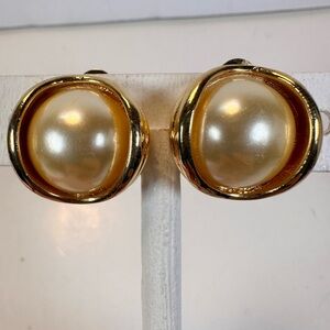 Vintage J.G. Hook gold tone faux pearl center clip on earrings